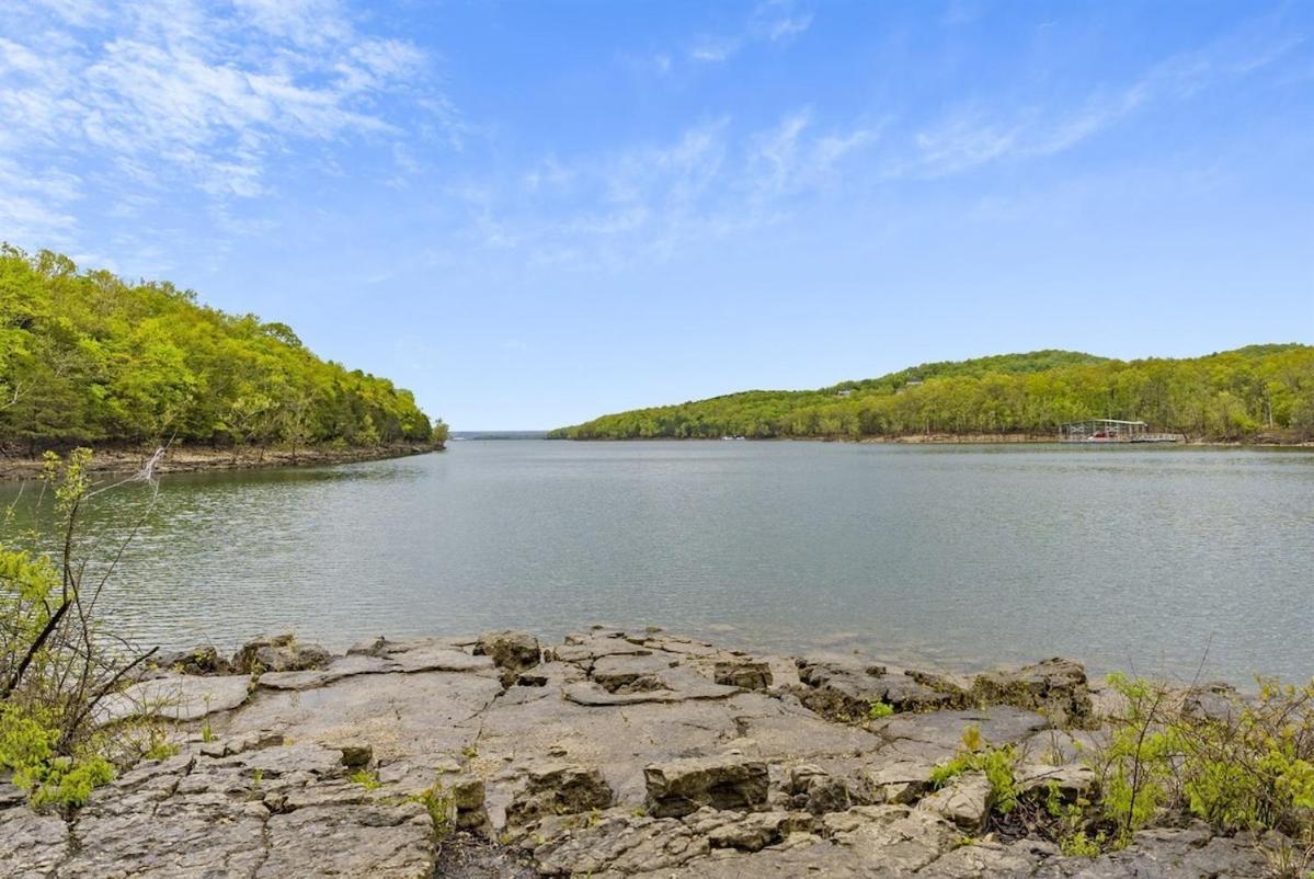 The Cove 21-3 By Sdc, Big Deck, Pool, Hot Tub, By Lake, No Stairs Apartment Branson
