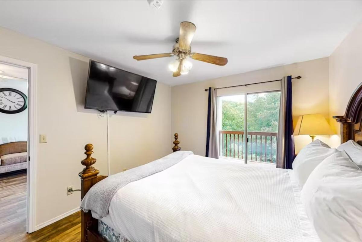 Apartment The Cove 21-3 By Sdc, Big Deck, Pool, Hot Tub, By Lake, No Stairs