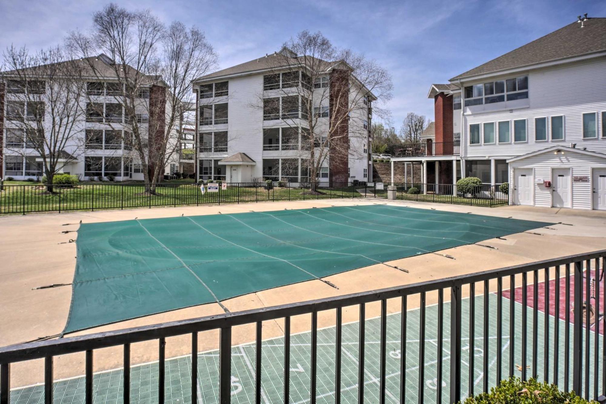On Thousand Hills Golf Course! Apartment
