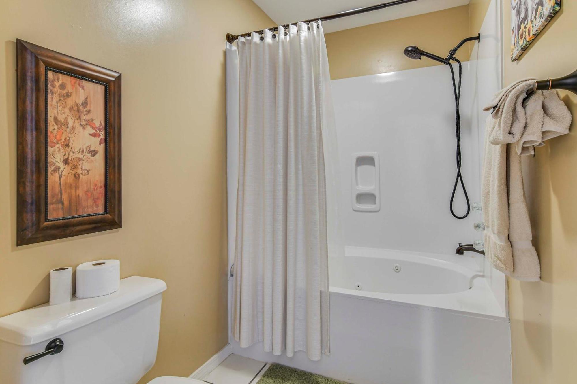 Sunroom With Golf Views Condo! Apartment *