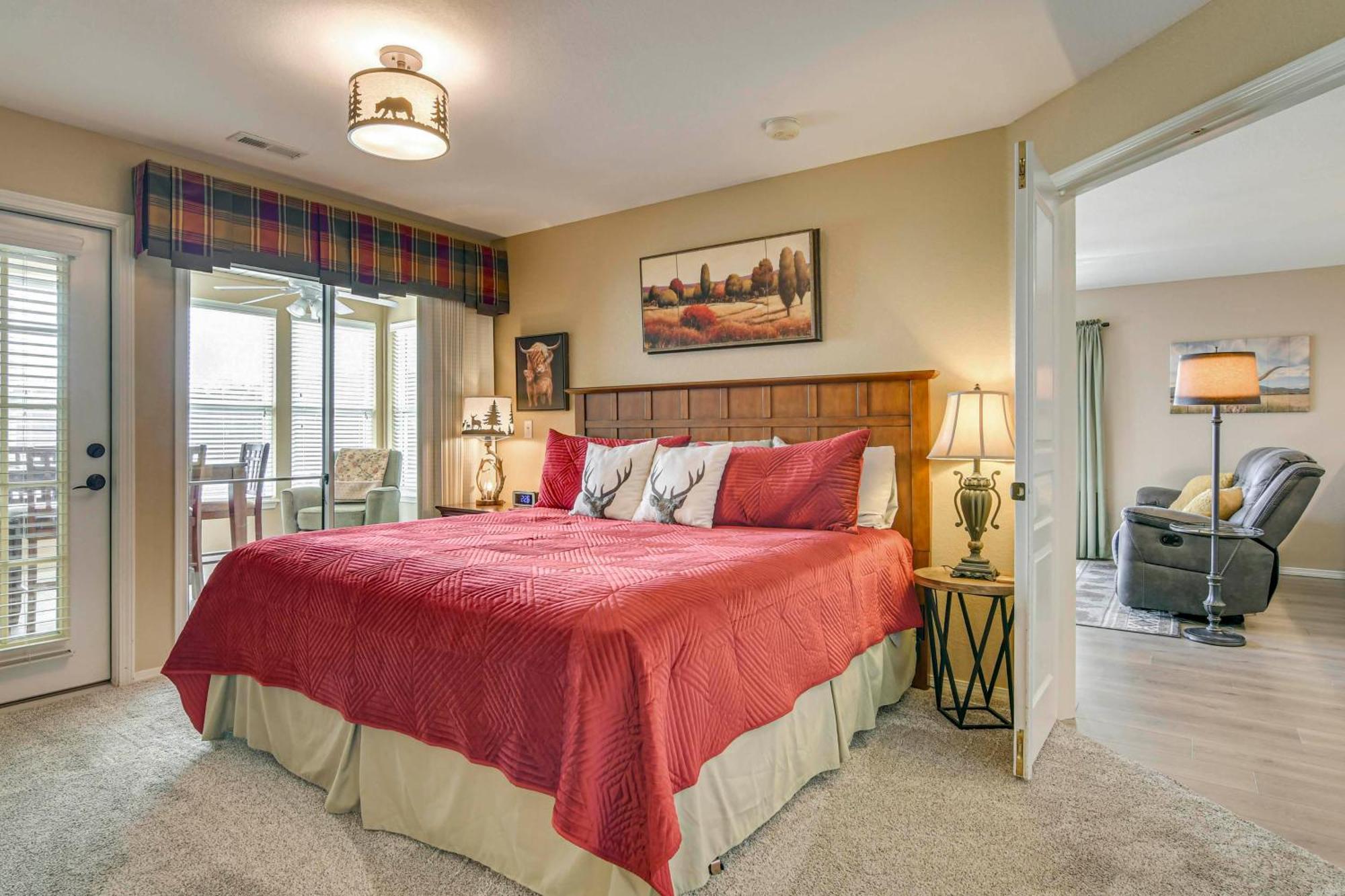 Sunroom With Golf Views Condo! Branson