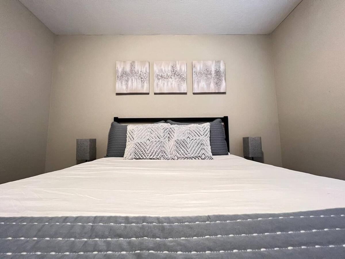 Apartment 3 Bedroom Vy2903-6, Sleeps 11, Between Strip & Sdc Branson