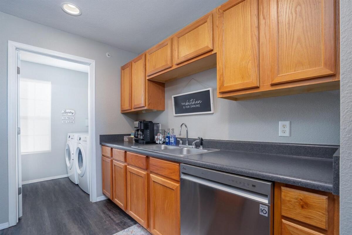3 Bedroom Vy2903-6, Sleeps 11, Between Strip & Sdc Branson