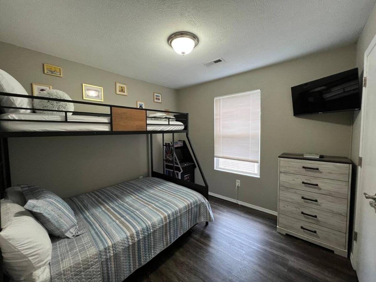3 Bedroom Vy2903-6, Sleeps 11, Between Strip & Sdc Apartment Branson