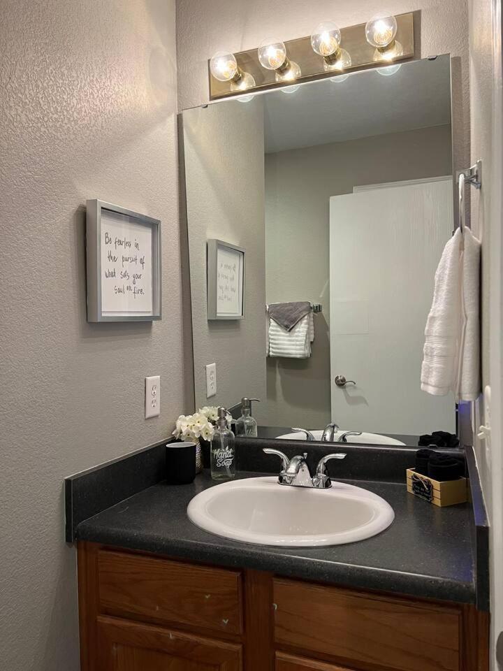 3 Bedroom Vy2903-6, Sleeps 11, Between Strip & Sdc Apartment Branson