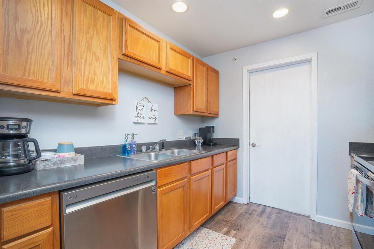 3 Bedroom Vy2901-5, Sleeps 11, Between Strip & Sdc
