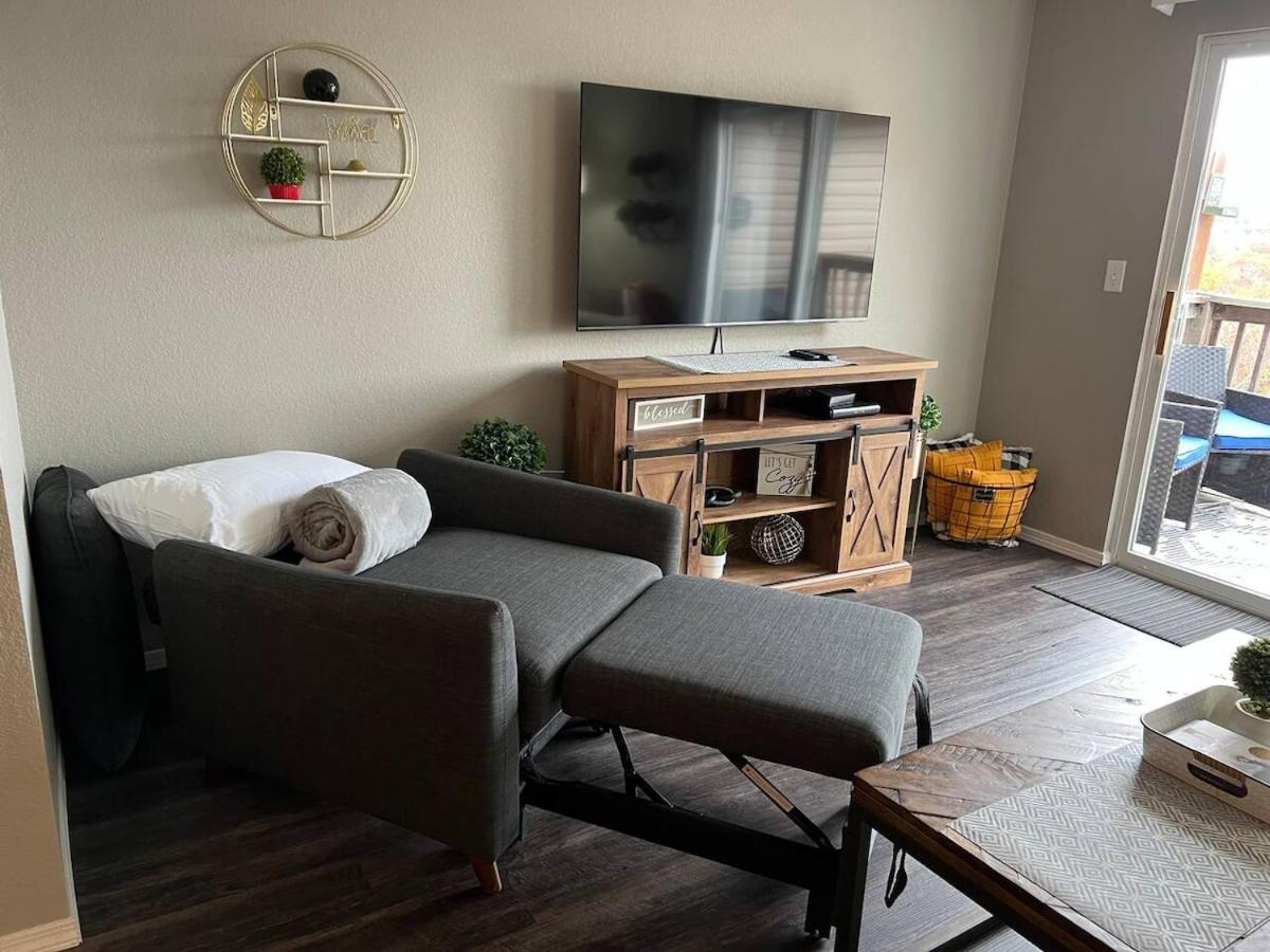 3 Bedroom Vy2901-5, Sleeps 11, Between Strip & Sdc Apartment *