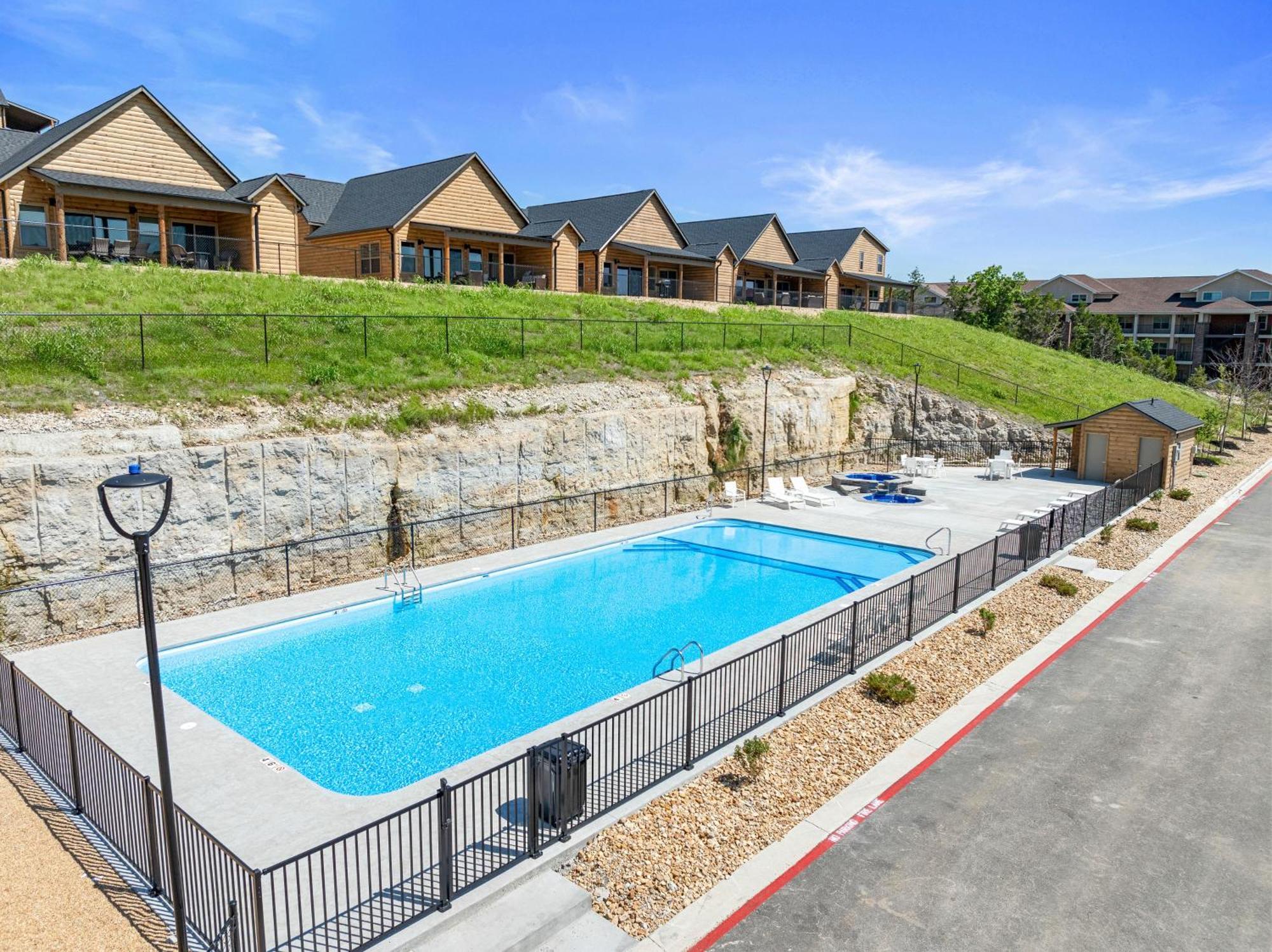 Summertime Shores - 127 Branson