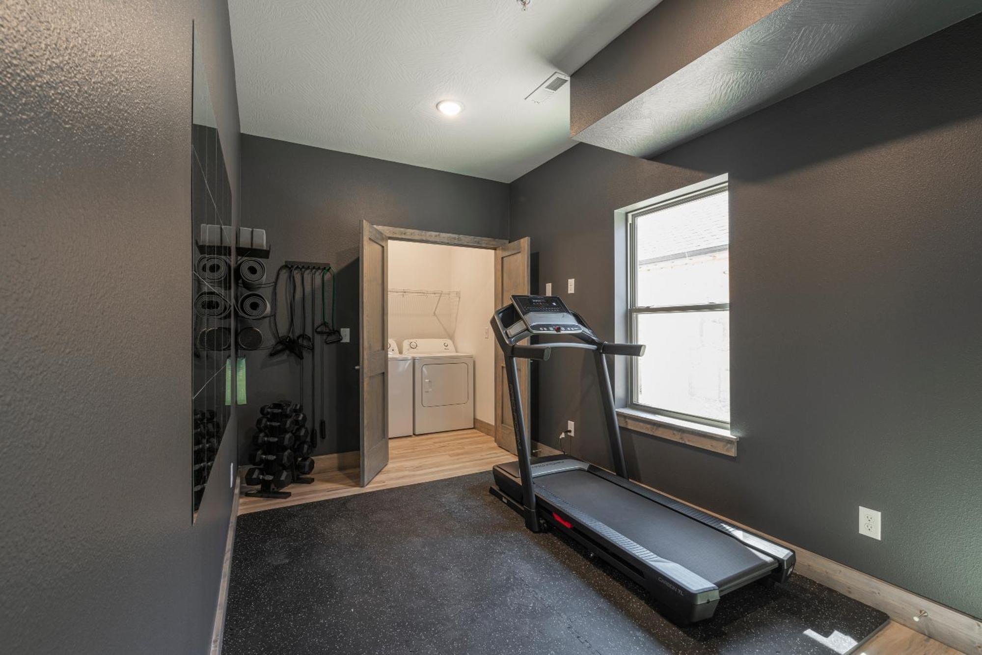 Holiday home Lakefront Haven With Hot Tub And Gym *