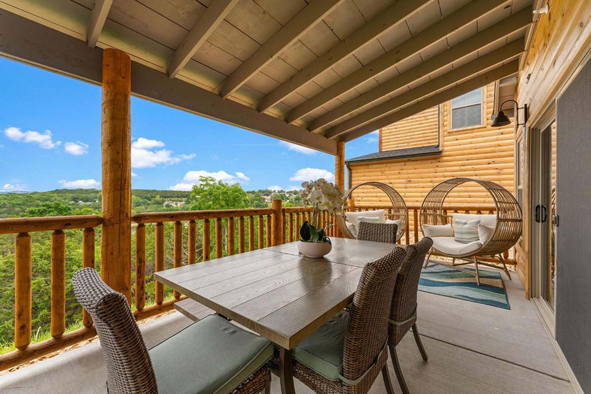 Holiday home Lakefront Haven With Hot Tub And Gym *
