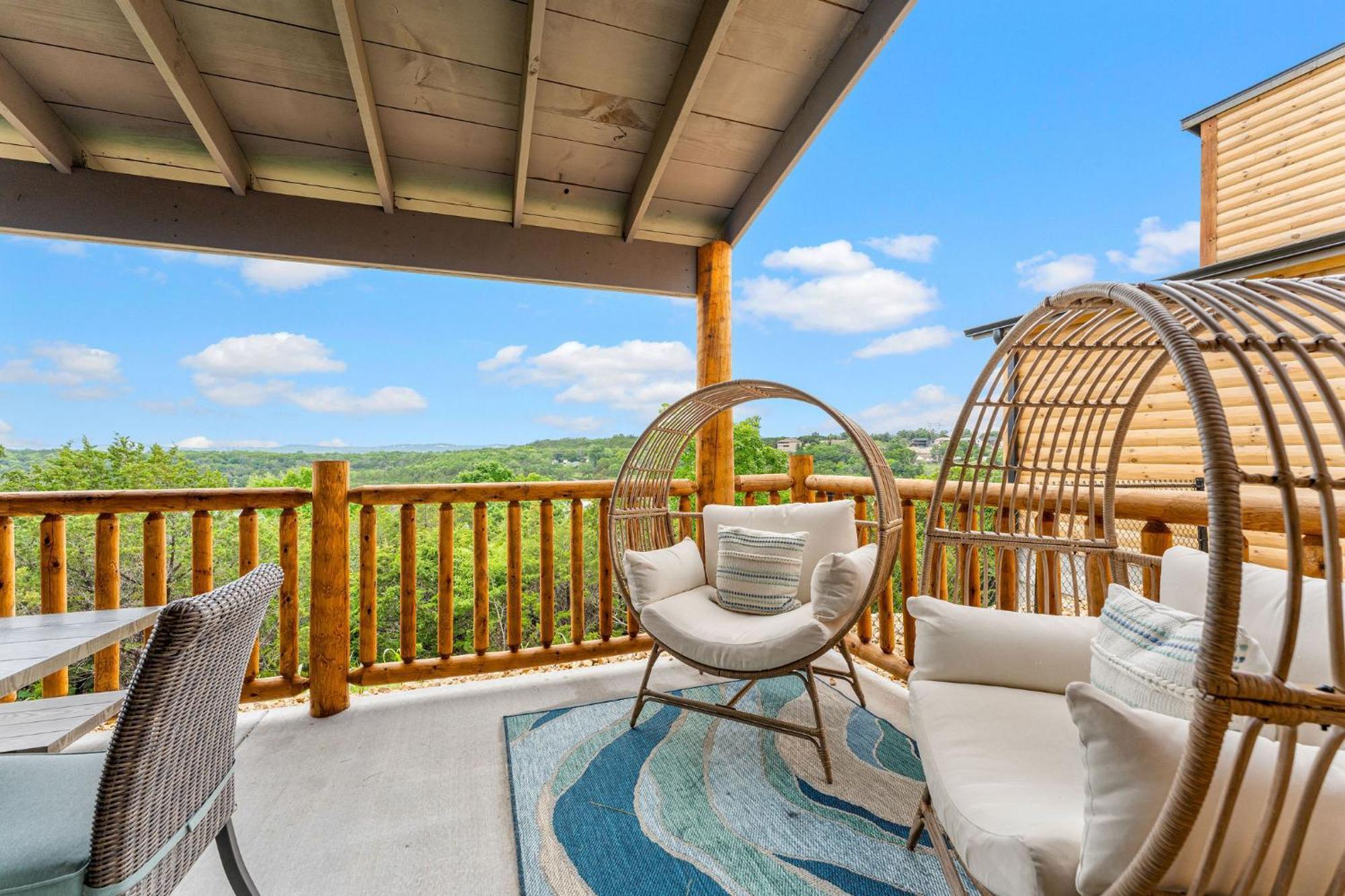 Holiday home Lakefront Haven With Hot Tub And Gym Branson
