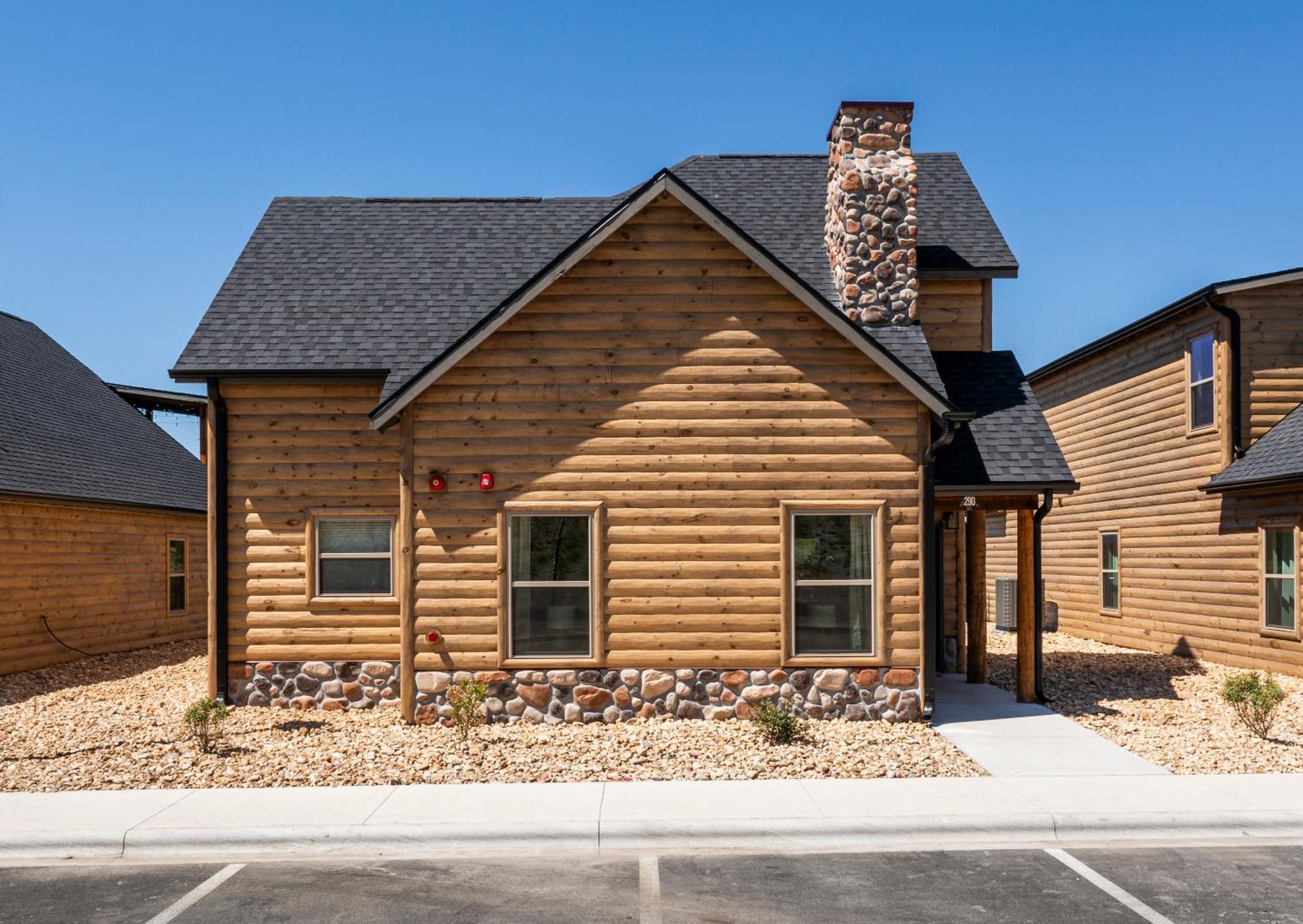 Lakefront Haven With Hot Tub And Gym Branson