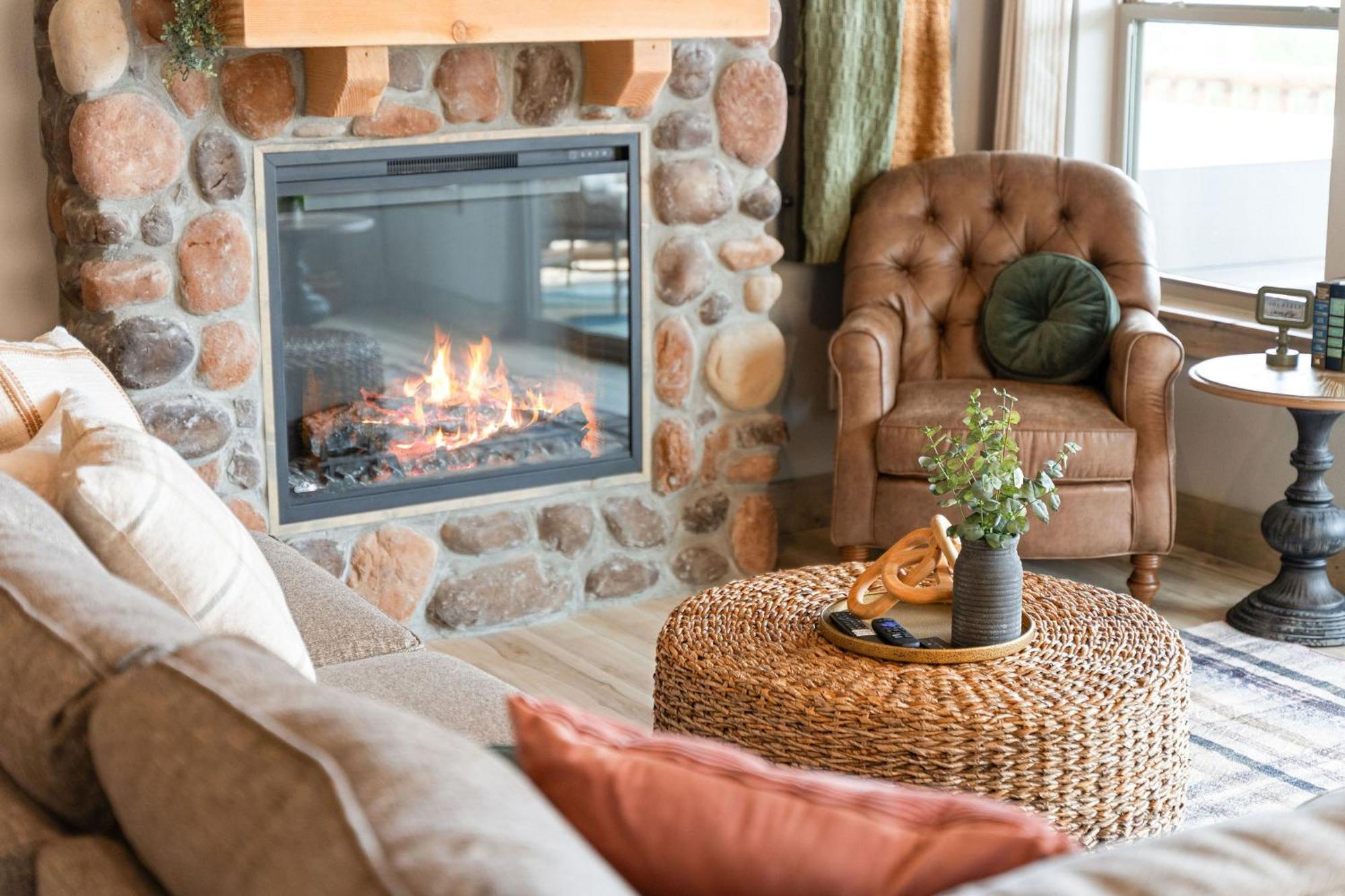 Holiday home Lakefront Haven With Hot Tub And Gym Branson