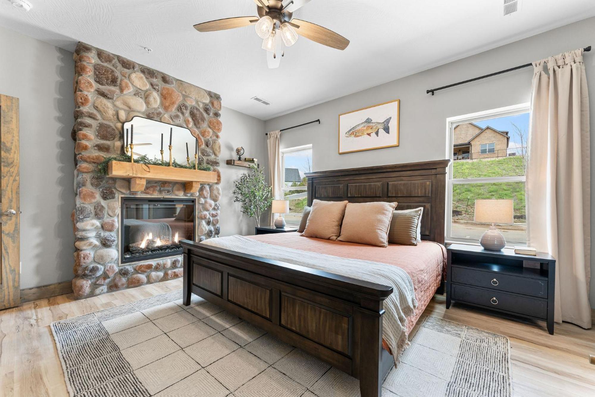 Lakefront Haven With Hot Tub And Gym *