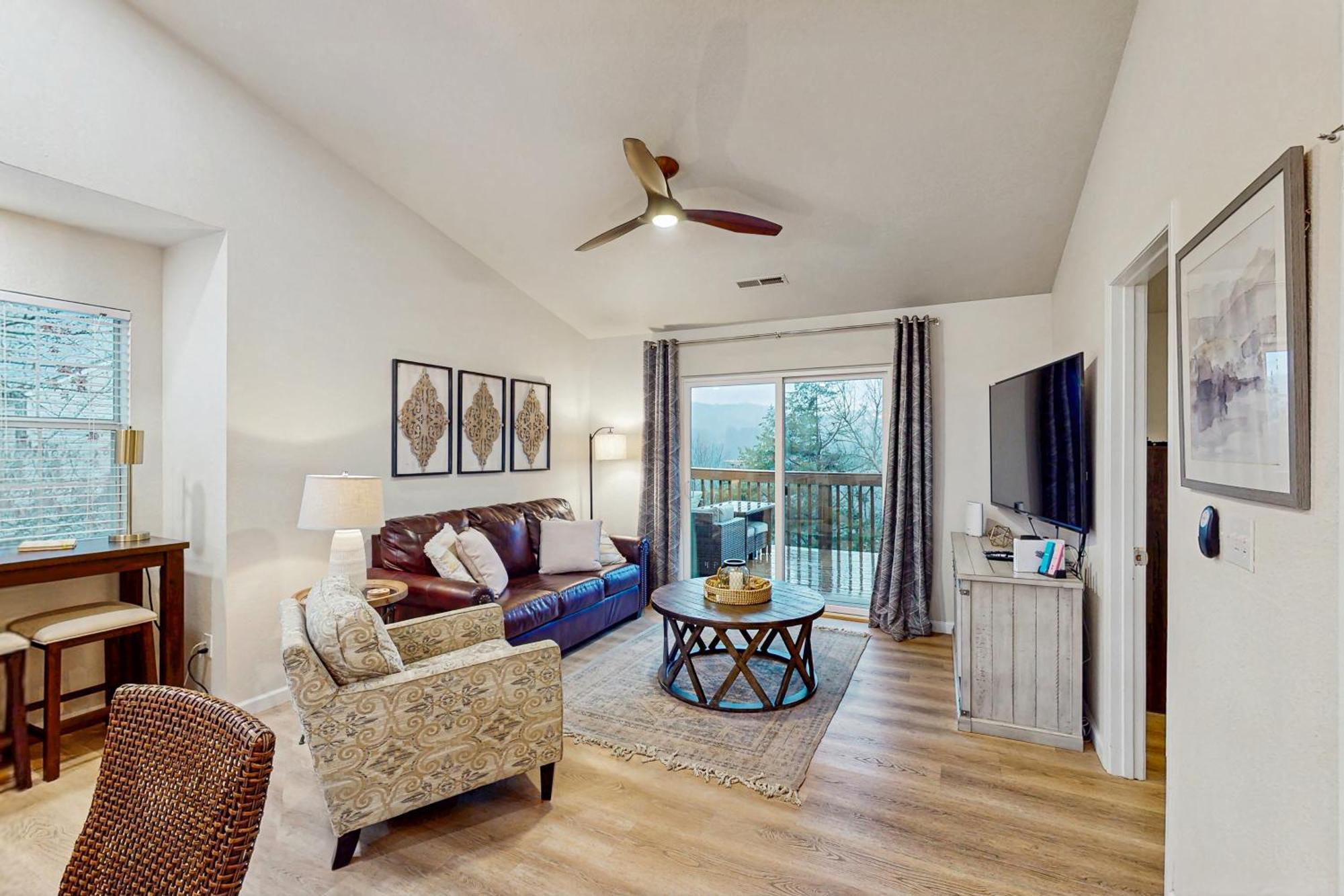 Sunset Shoreline Retreat Branson