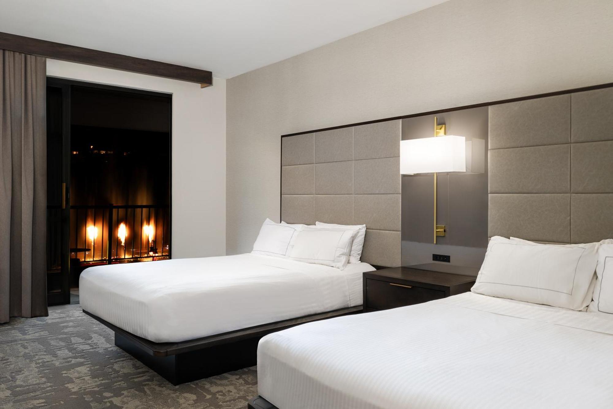 Hilton Promenade Landing Hotel 4*