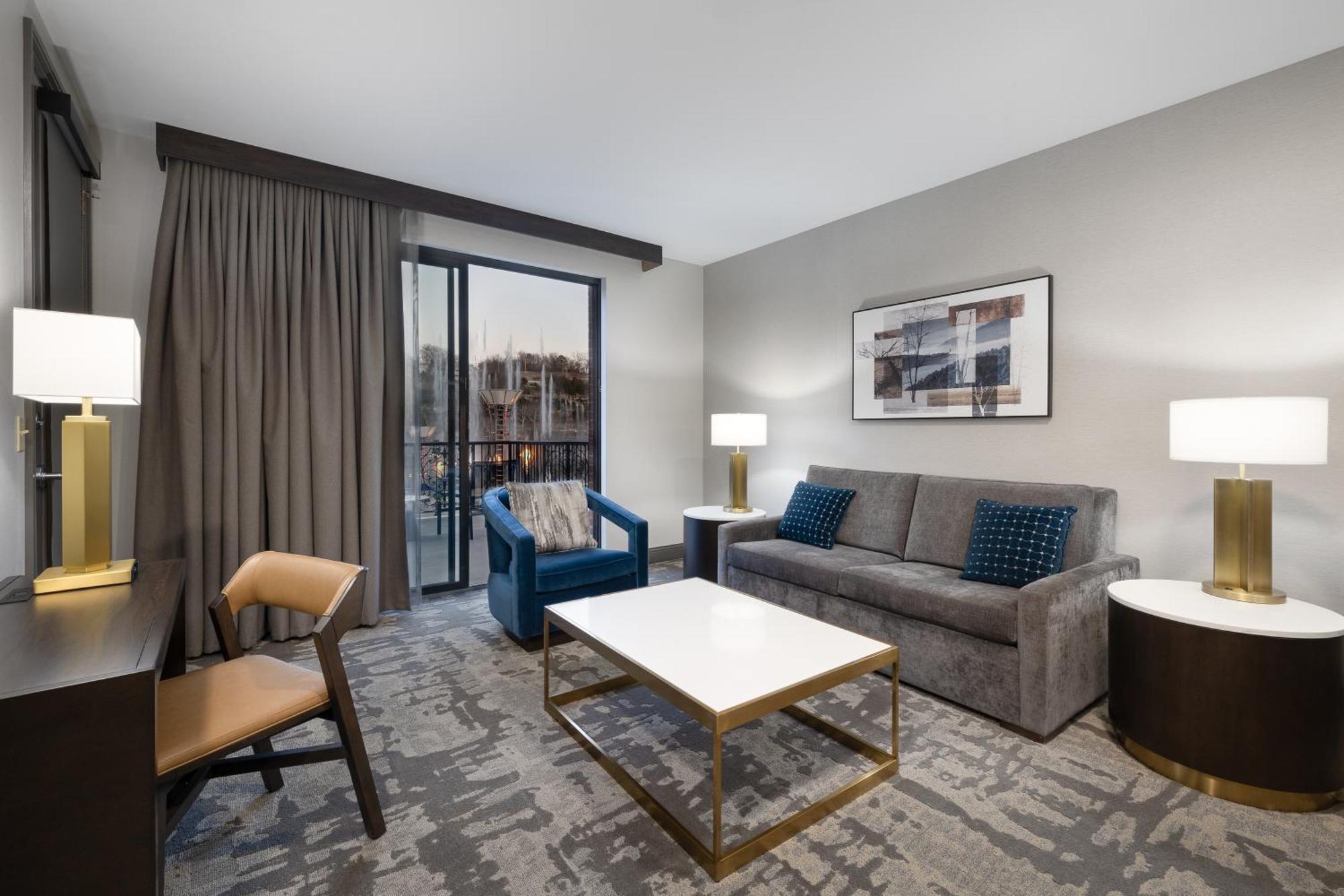 Hilton Promenade Landing Hotel 4*