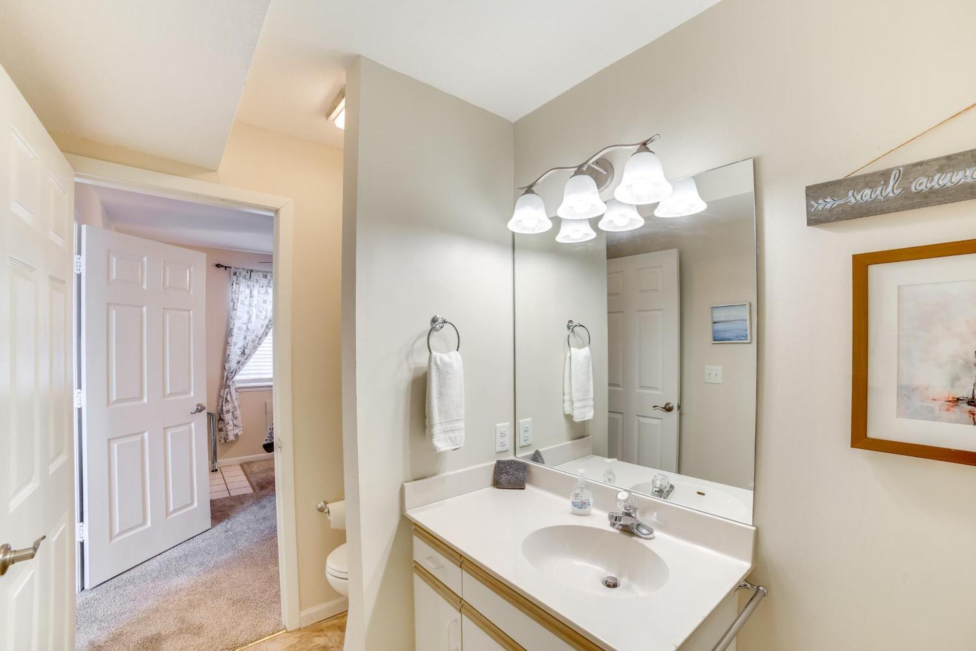 Apartment With Balcony, Near Silver Dollar City! Branson