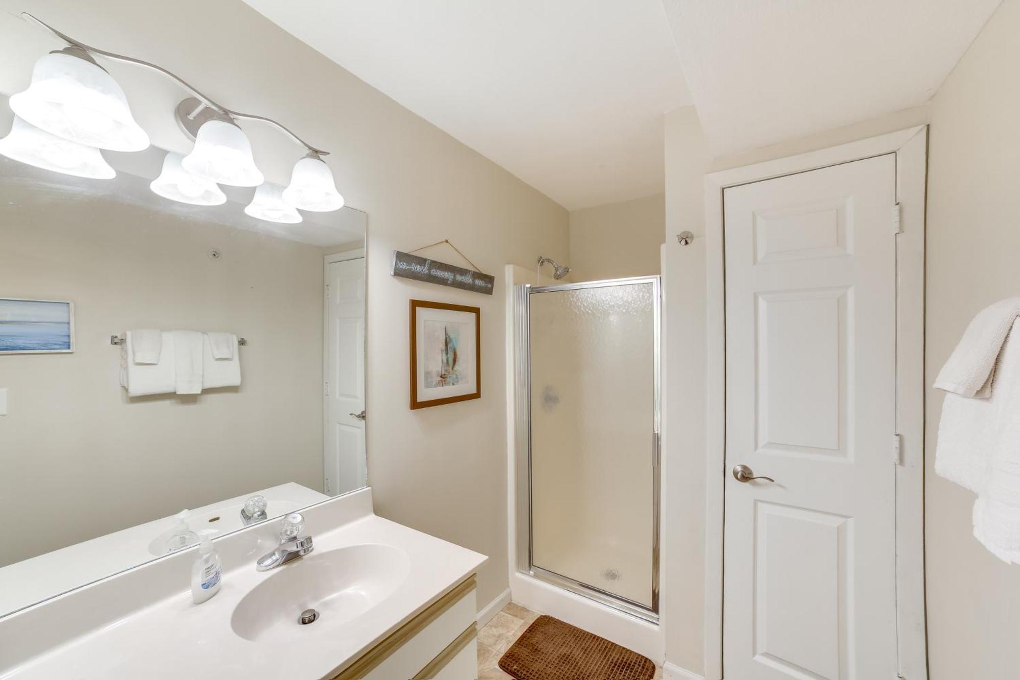 With Balcony, Near Silver Dollar City!