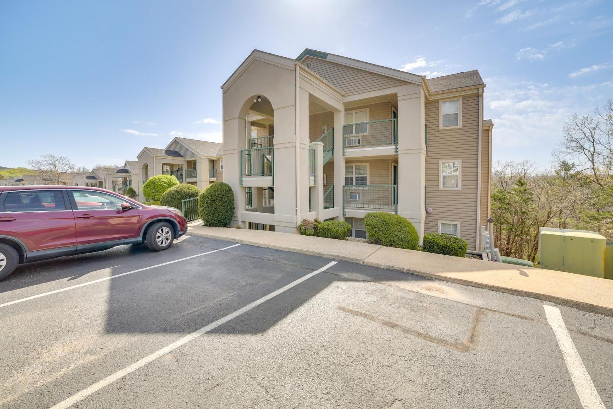 With Balcony, Near Silver Dollar City!