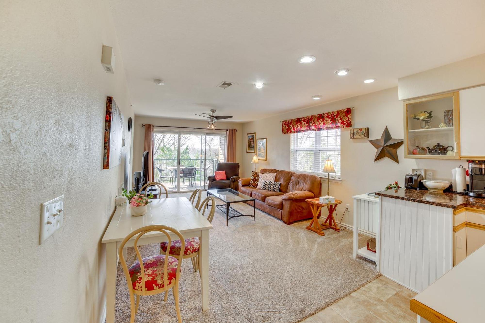 With Balcony, Near Silver Dollar City! *