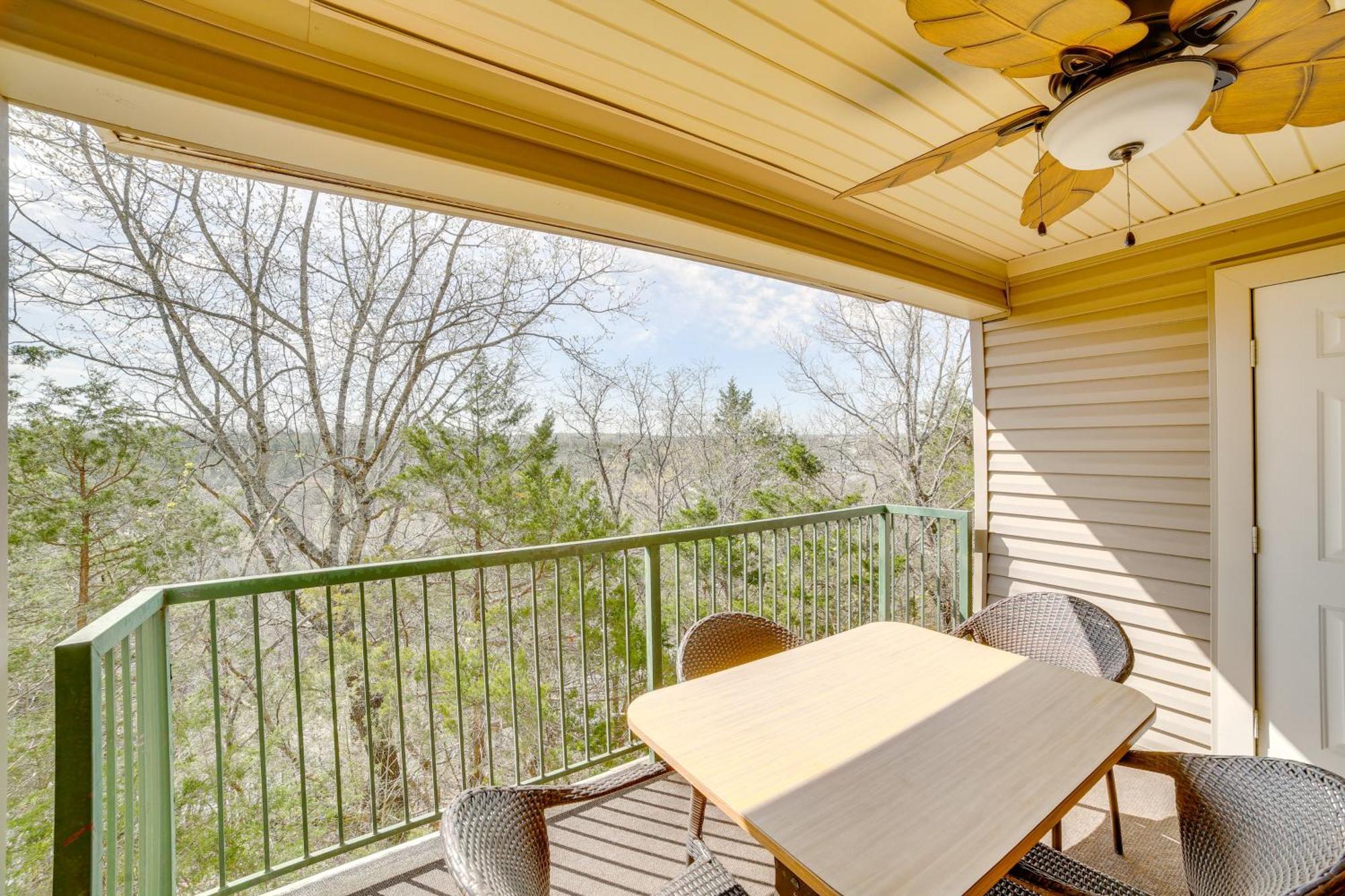 With Balcony, Near Silver Dollar City! Apartment *