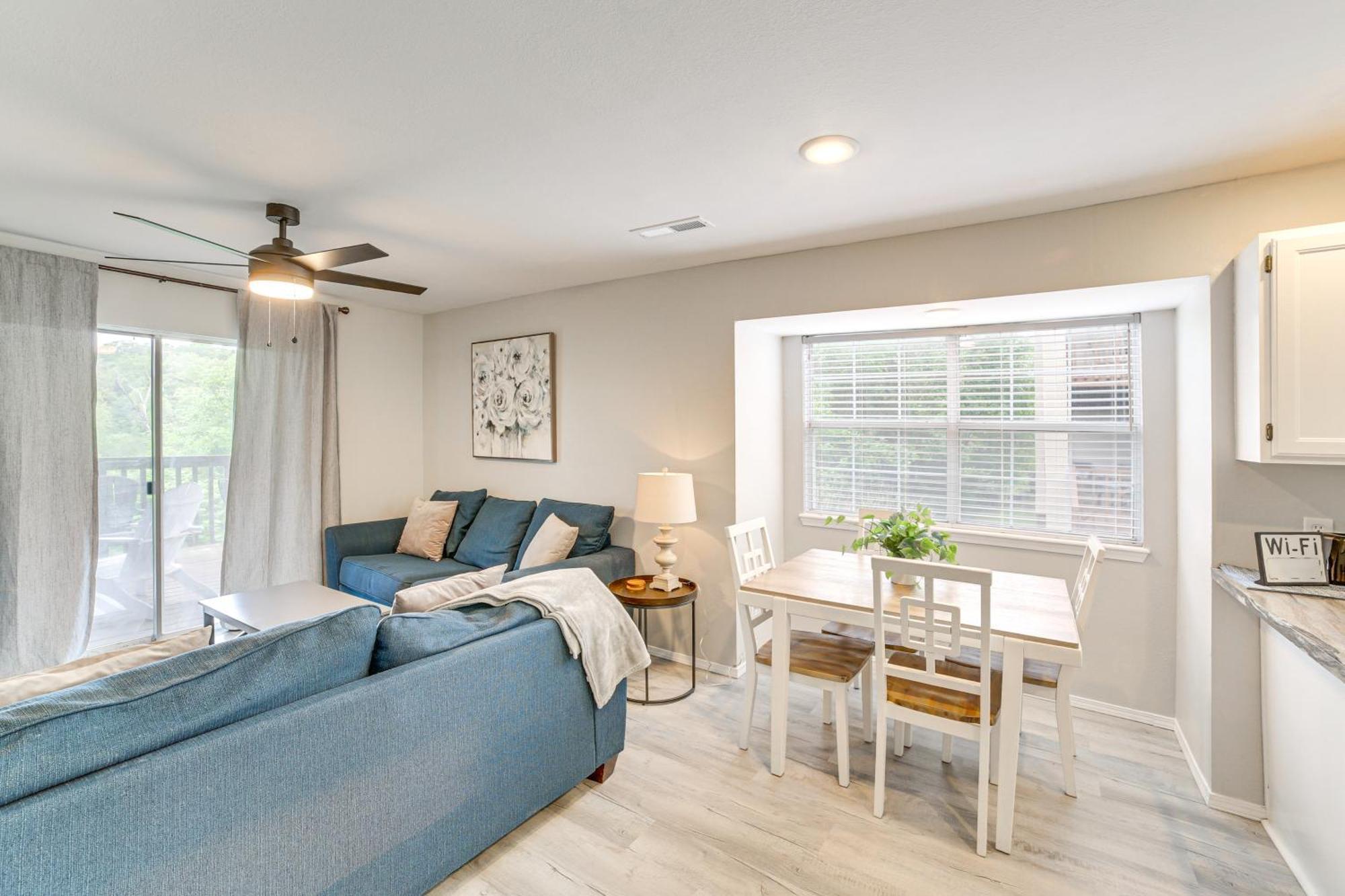 Escape With Pool Access, Grill And Balcony! * Branson