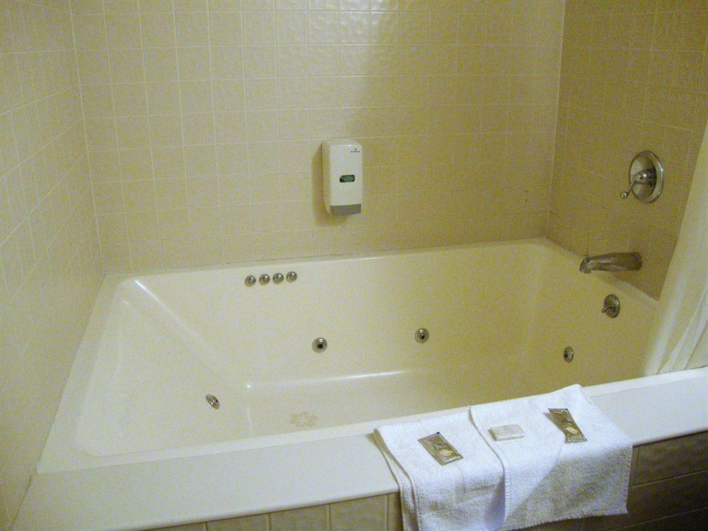 Oyo Windmill Hotel