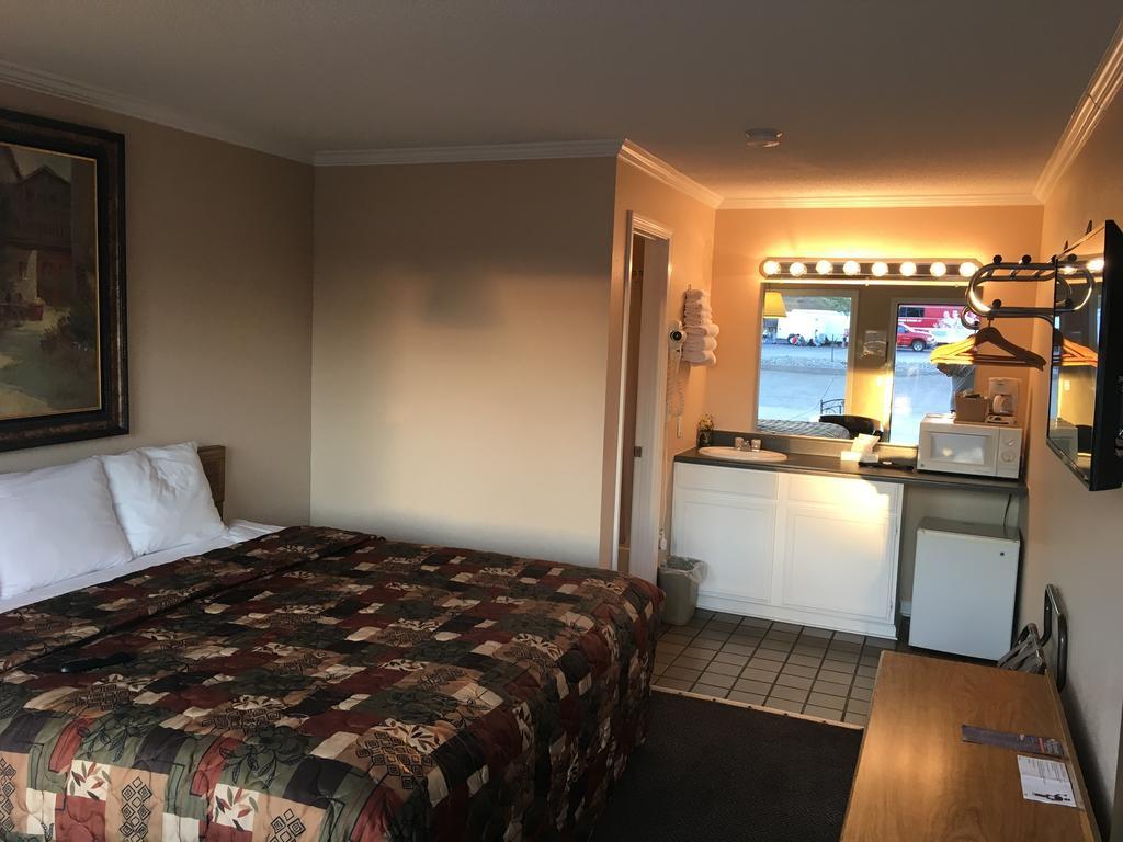 Inn Oak Grove 3*