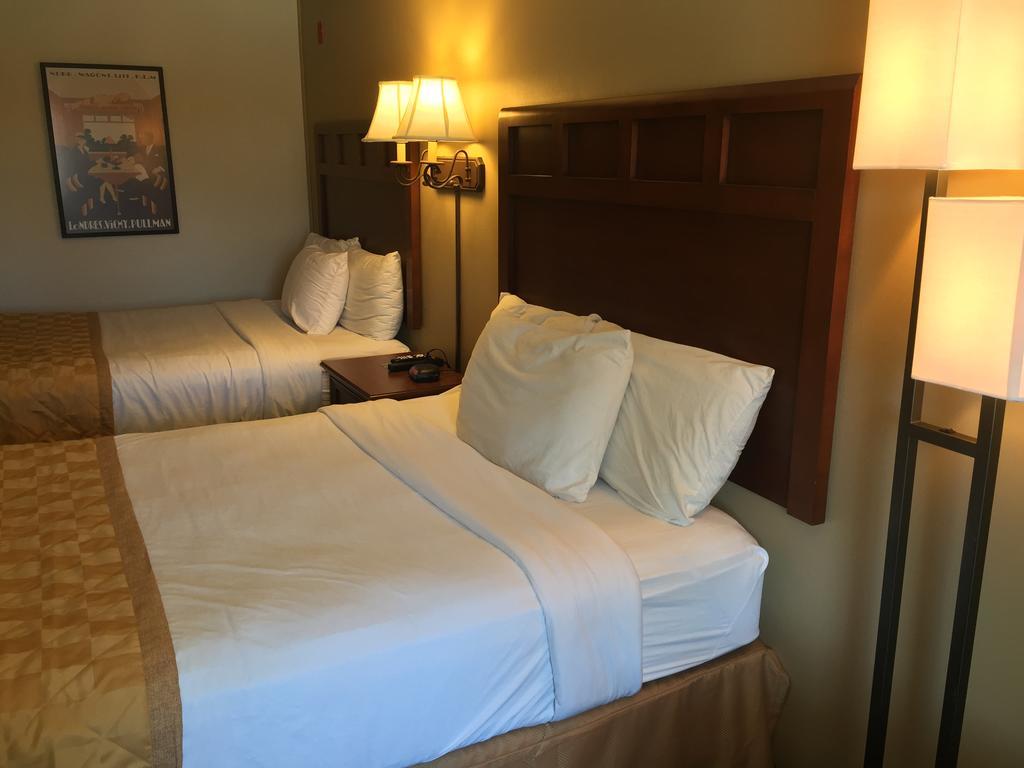 Docker's Hotel Branson