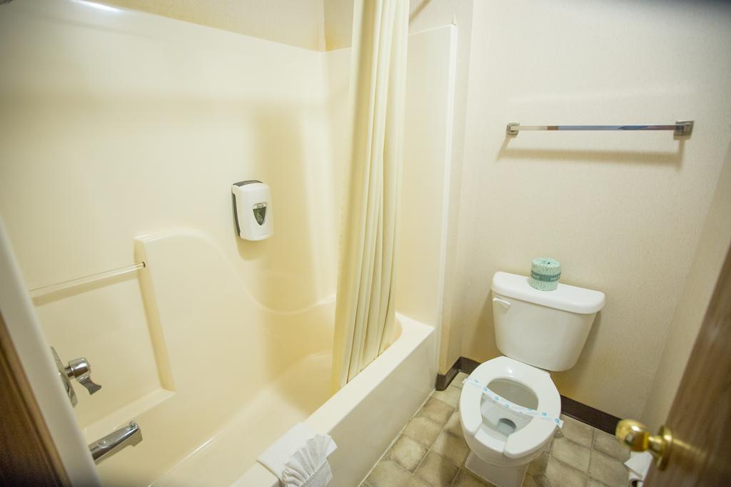 Gables Motel 2*