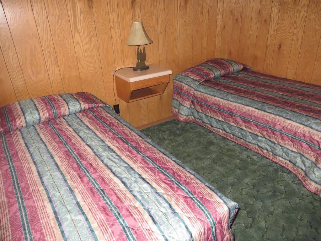 Cardinal Hill Cottages Hotel *