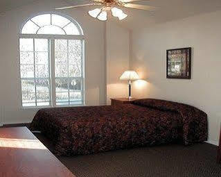 Surrey Vacation Hotel 3*