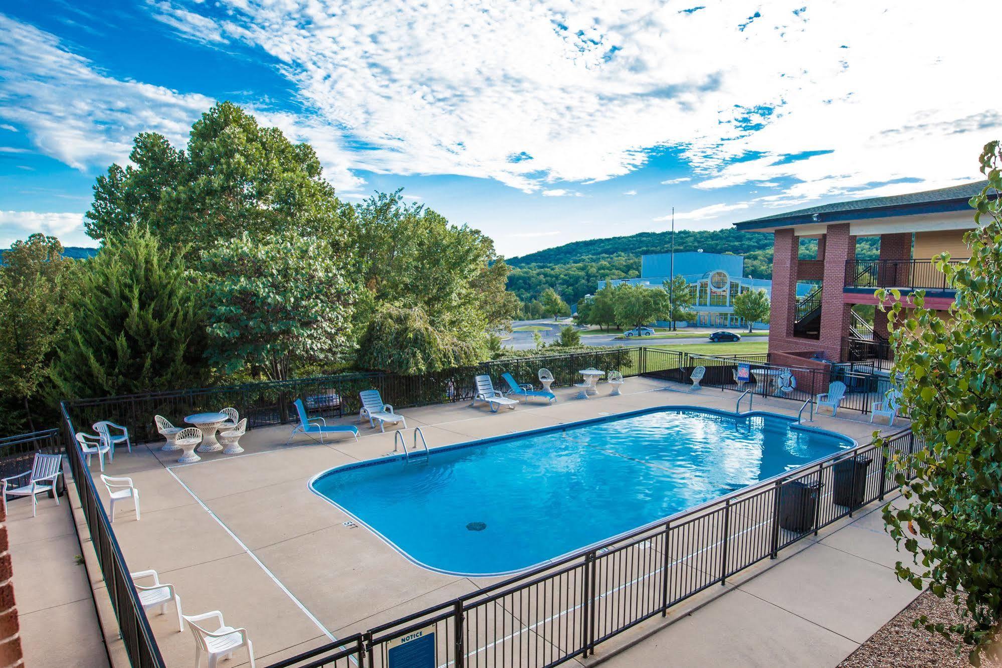 Hotel At The Falls 2*