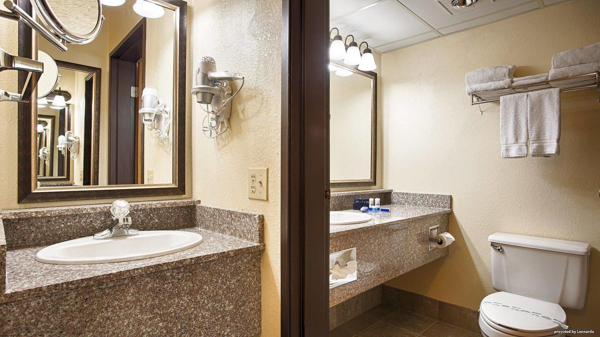 Hotel Western Music Capital