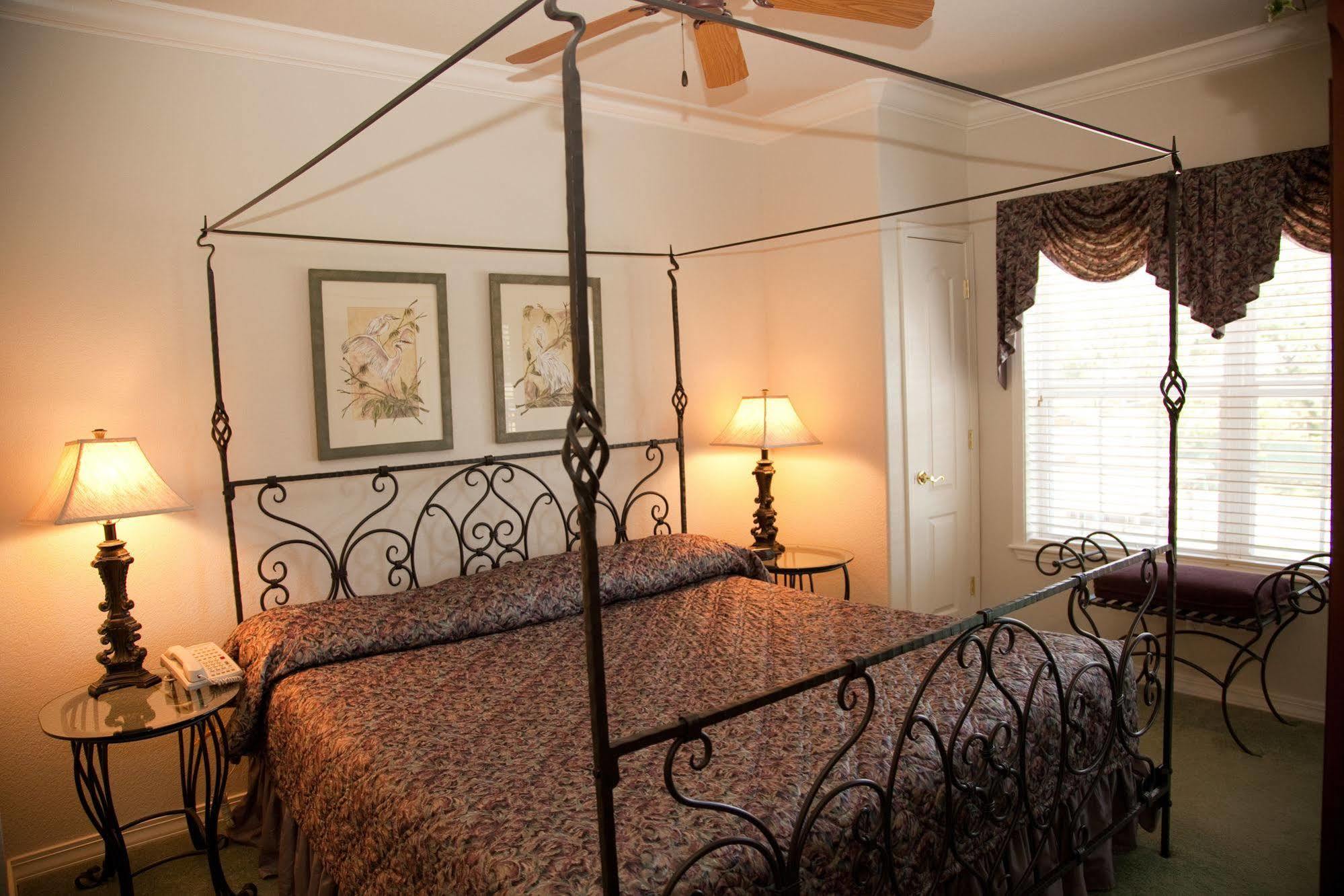 French Quarter 4*