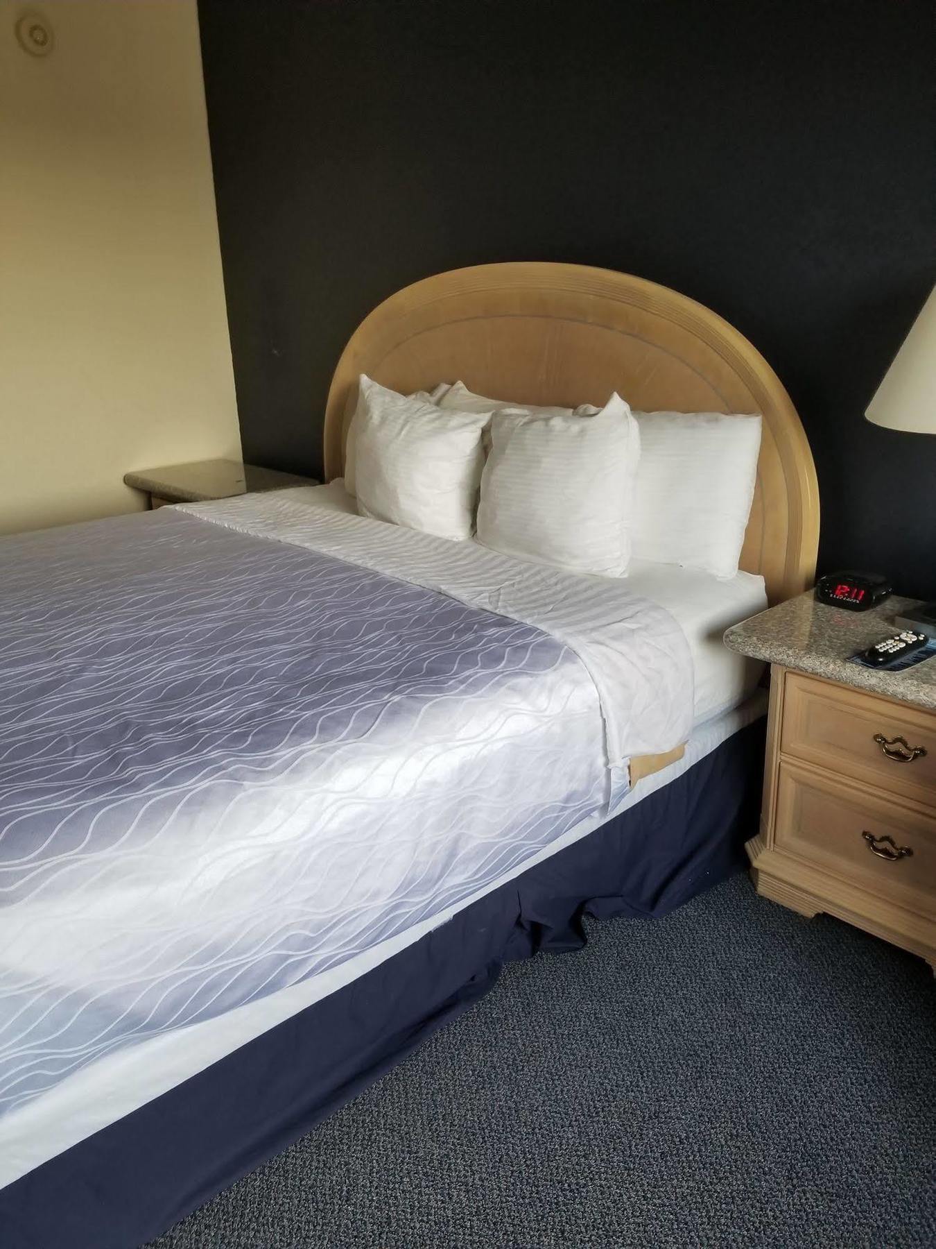 Inn Rodeway Branson, Brick House