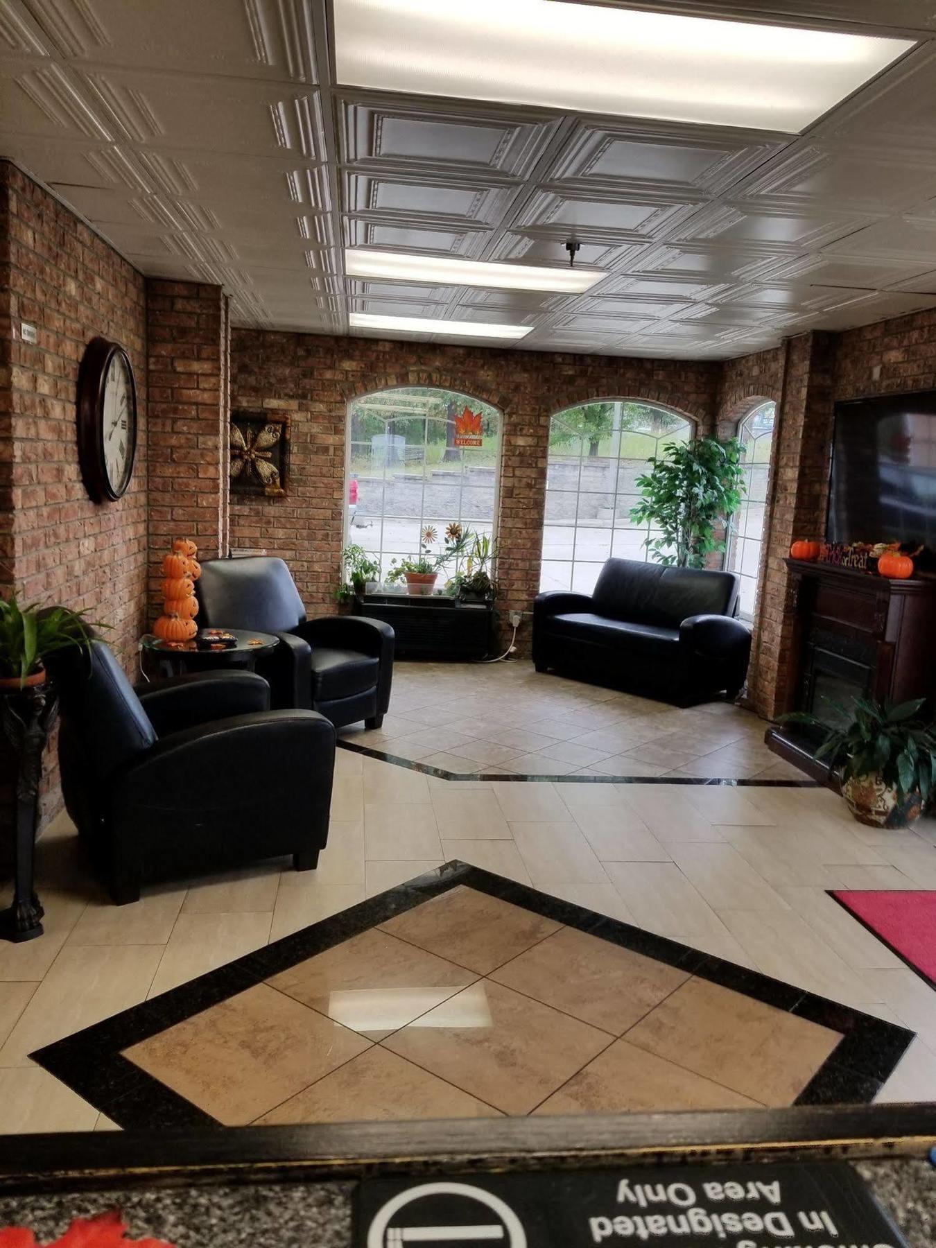 Inn Rodeway Branson, Brick House Branson