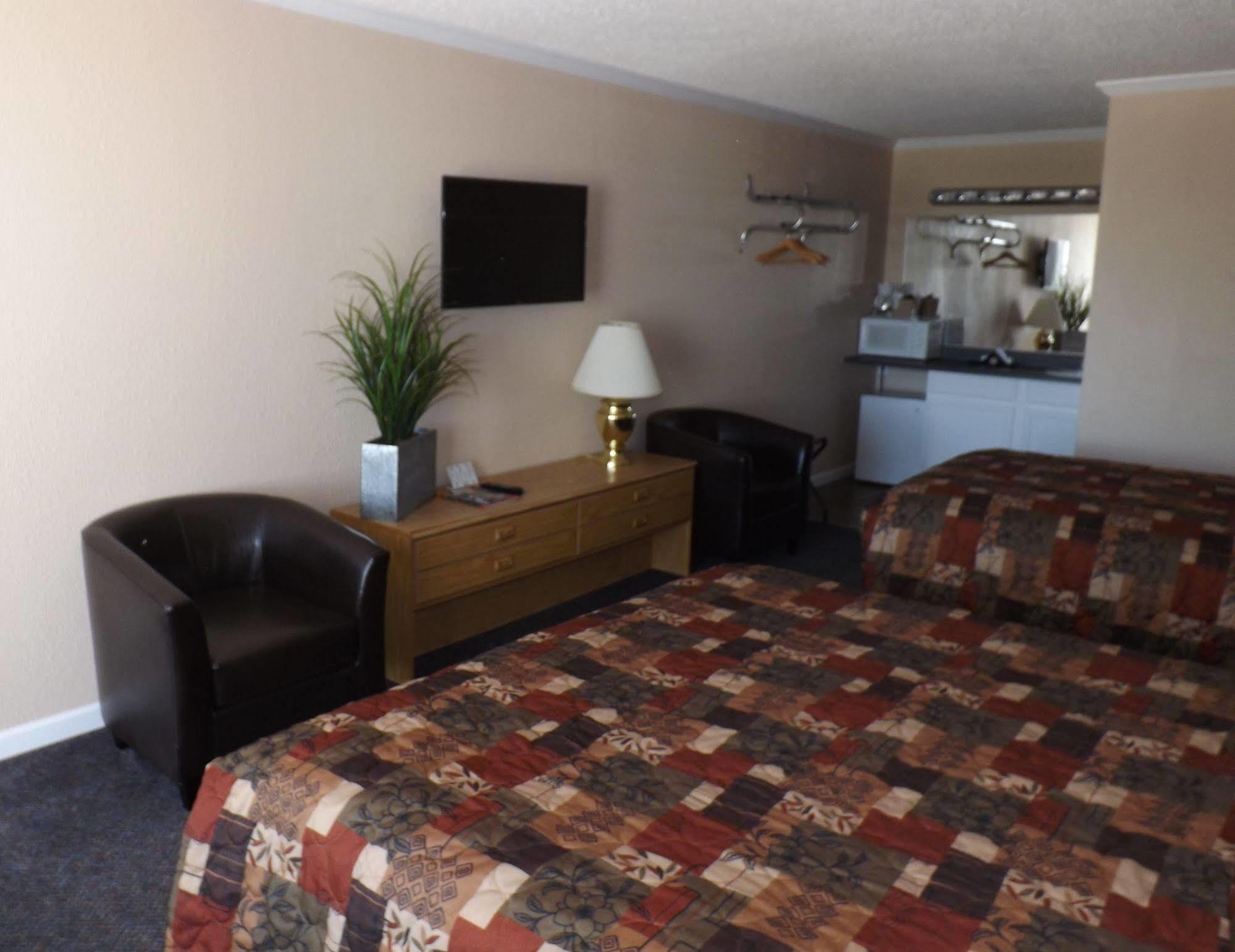 Inn Oak Grove 3*