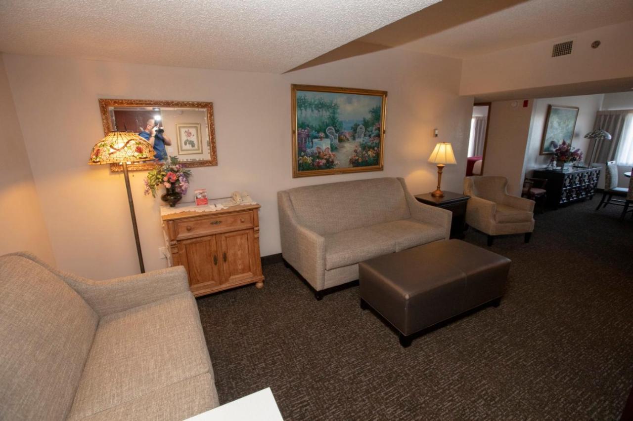 Hotel Grand Victorian Branson