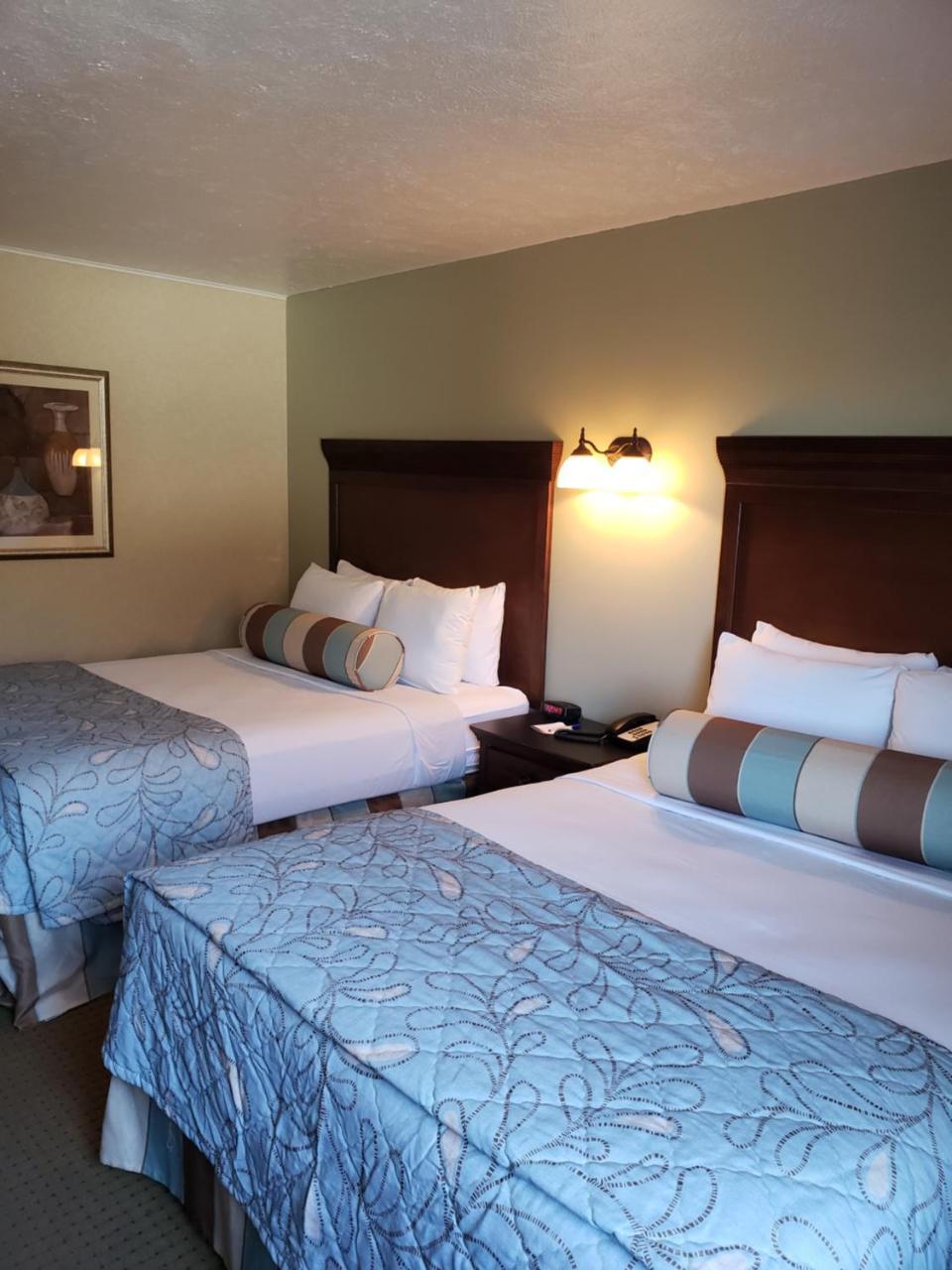 Hotel Suburban On The Strip