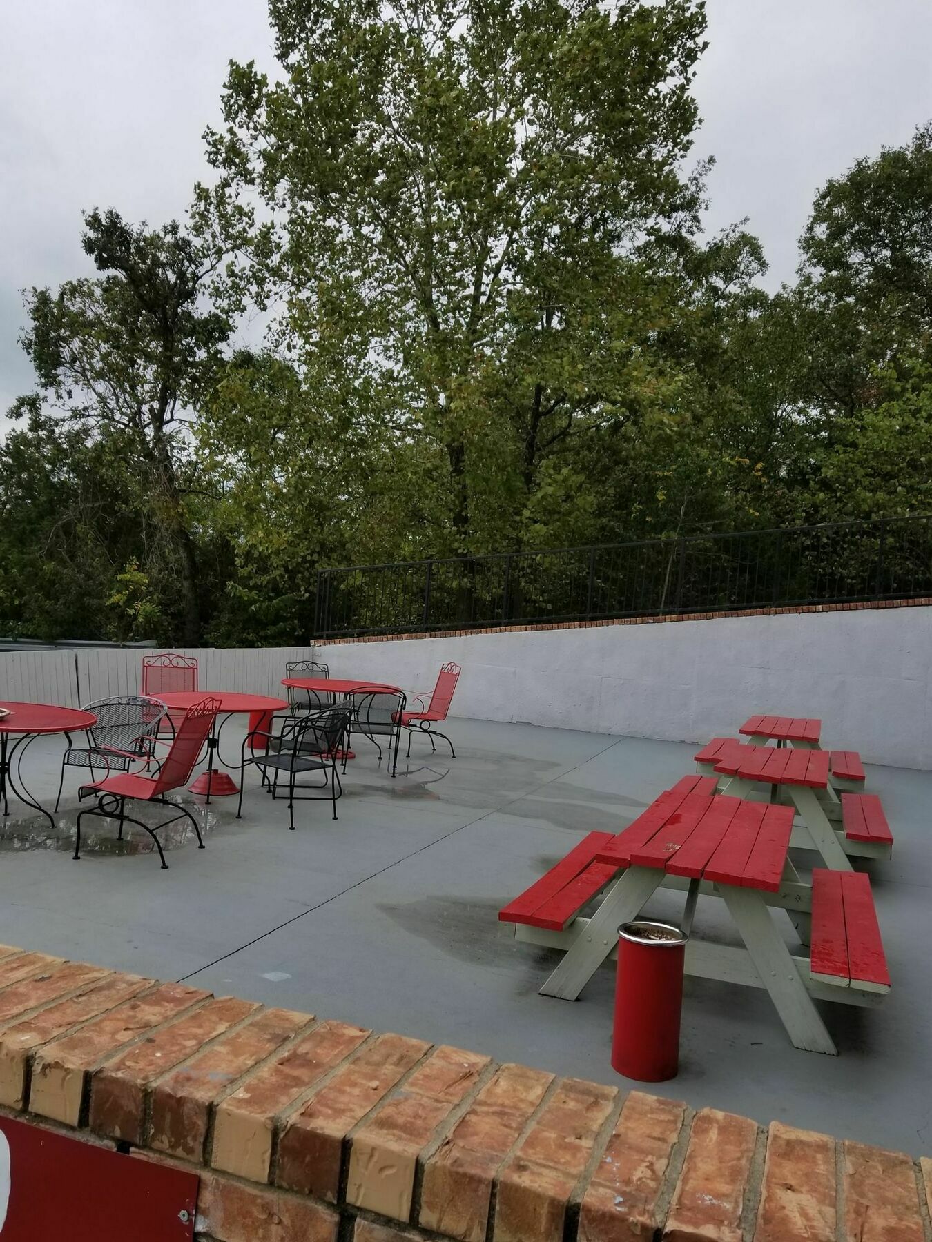 Rodeway Branson, Brick House 3*