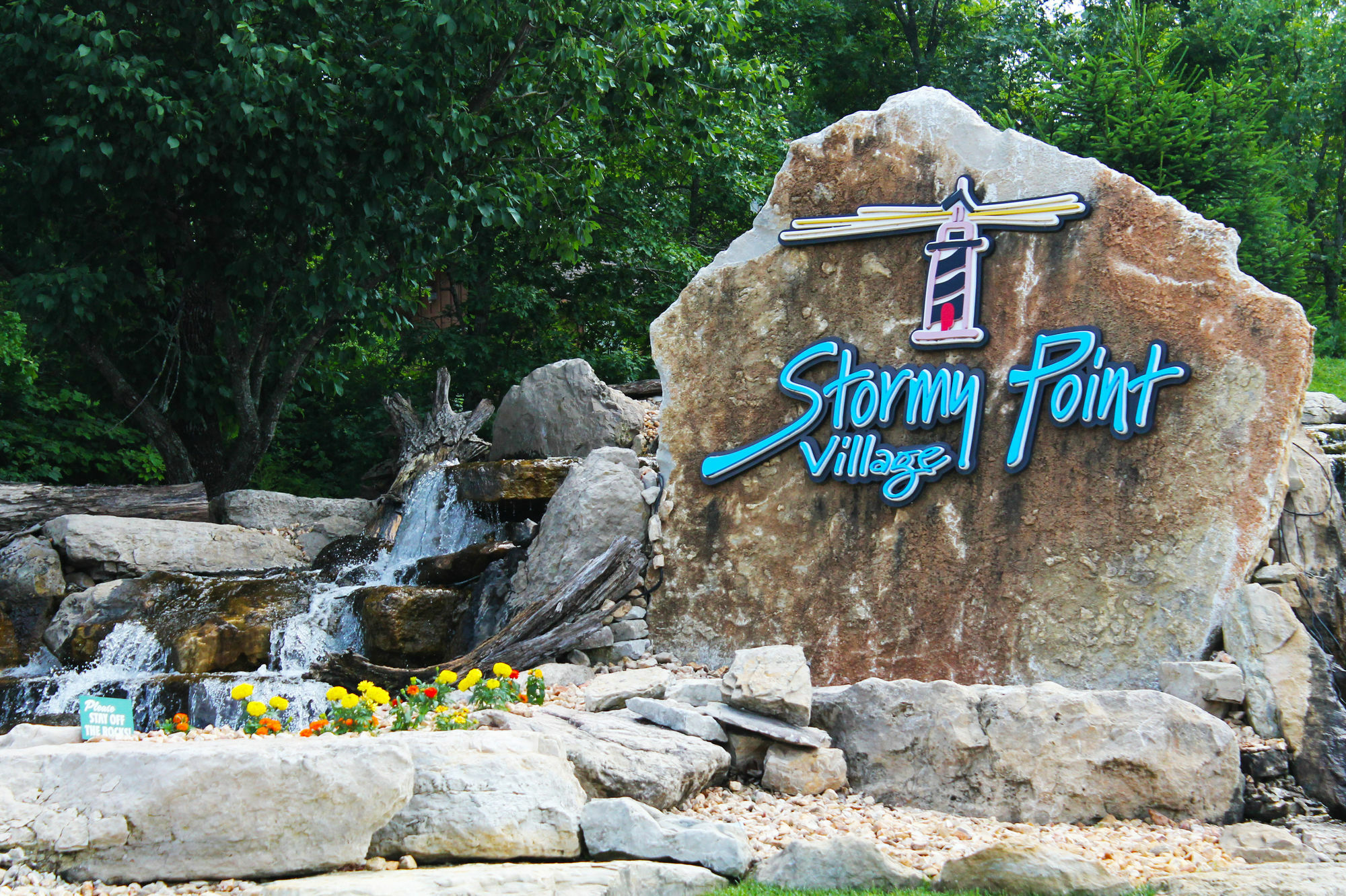 Stormy Point Village Lakeside Apartment Branson