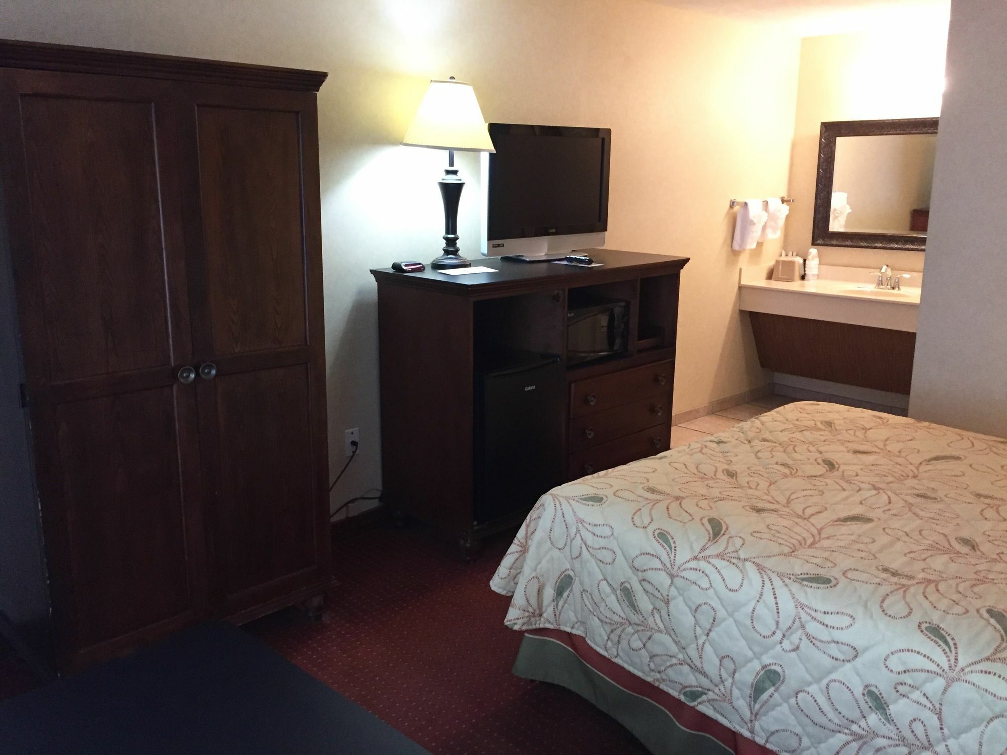 Hotel Suburban On The Strip 2*