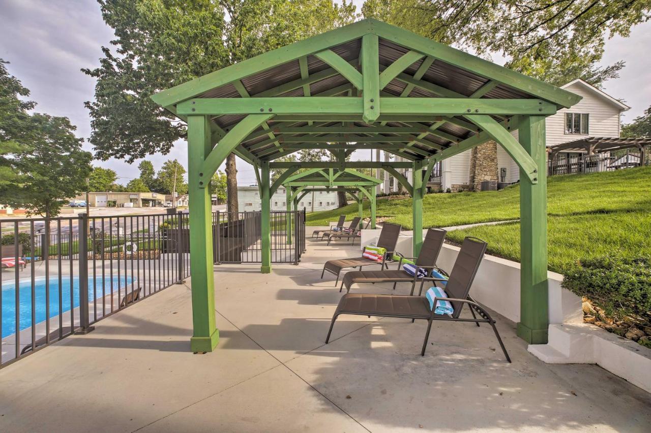 Downtown With Pool Near The Landing! Holiday home