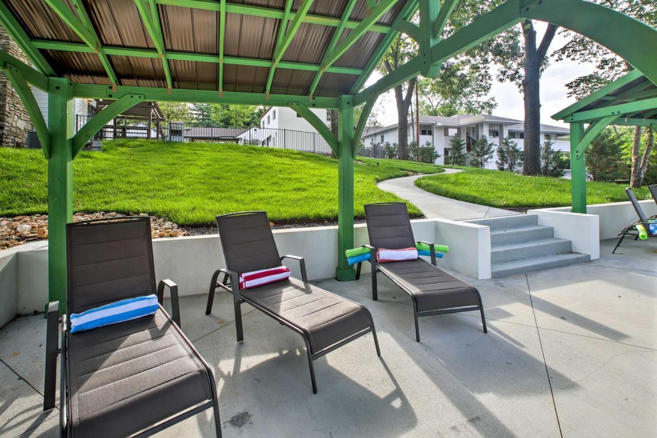 With Pool Access About 2 Mi To The Strip Holiday home