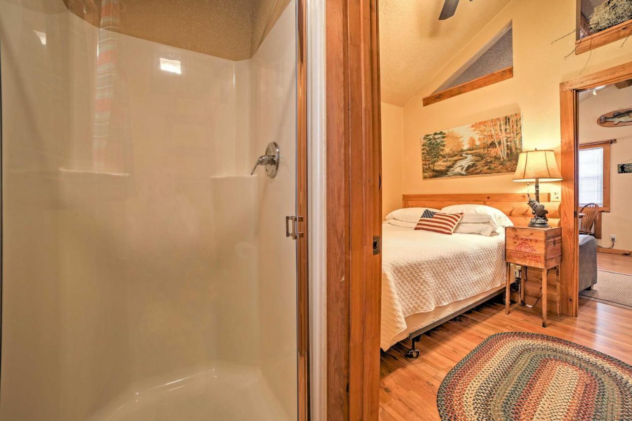 With Deck Near Table Rock Lake! *