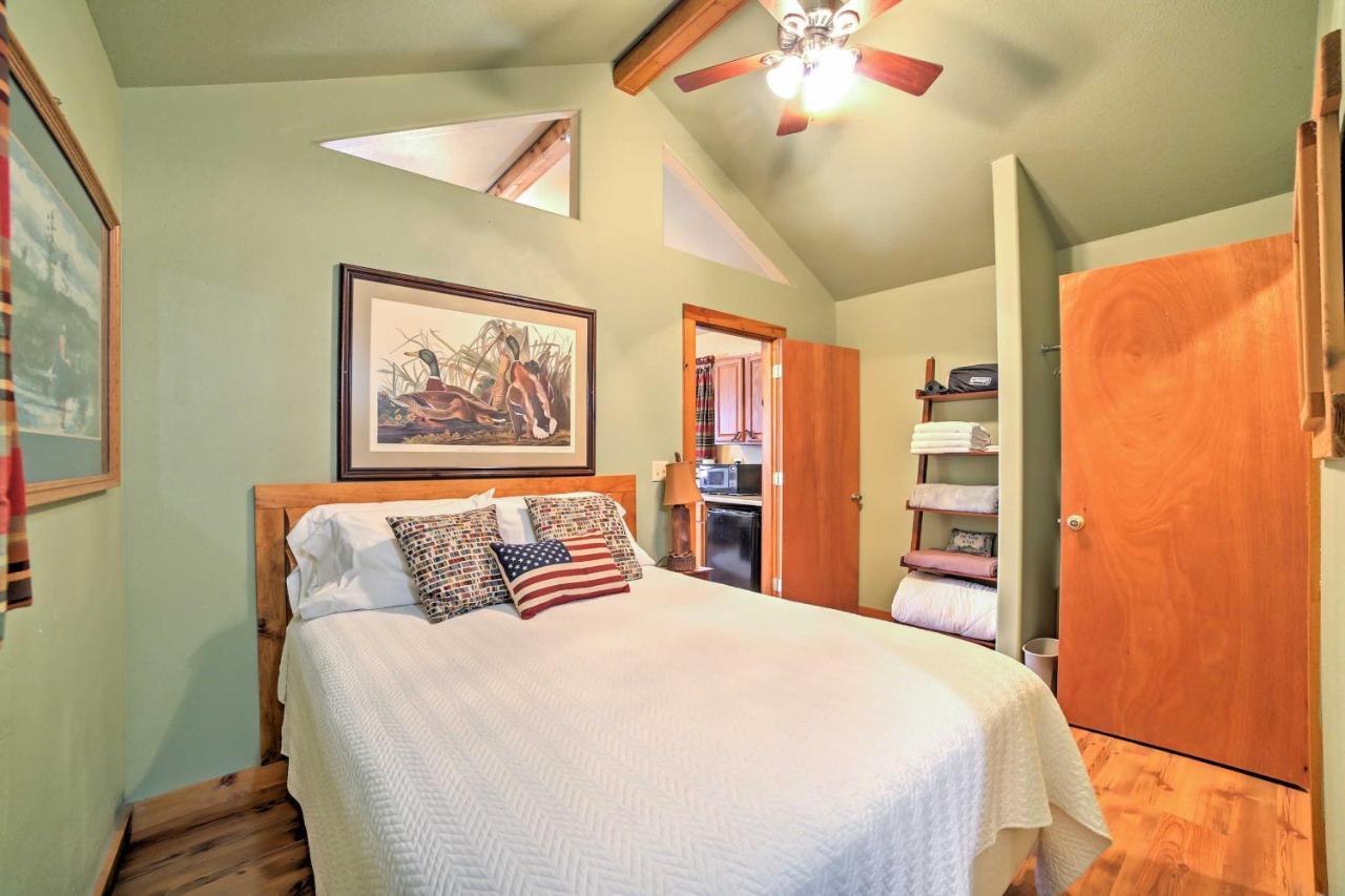 Cozy Near Table Rock Lake!