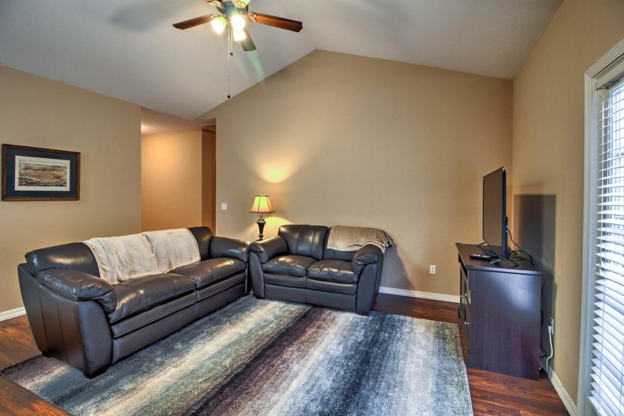 Holiday home With Deck Walk To The Strip And Creek! Branson