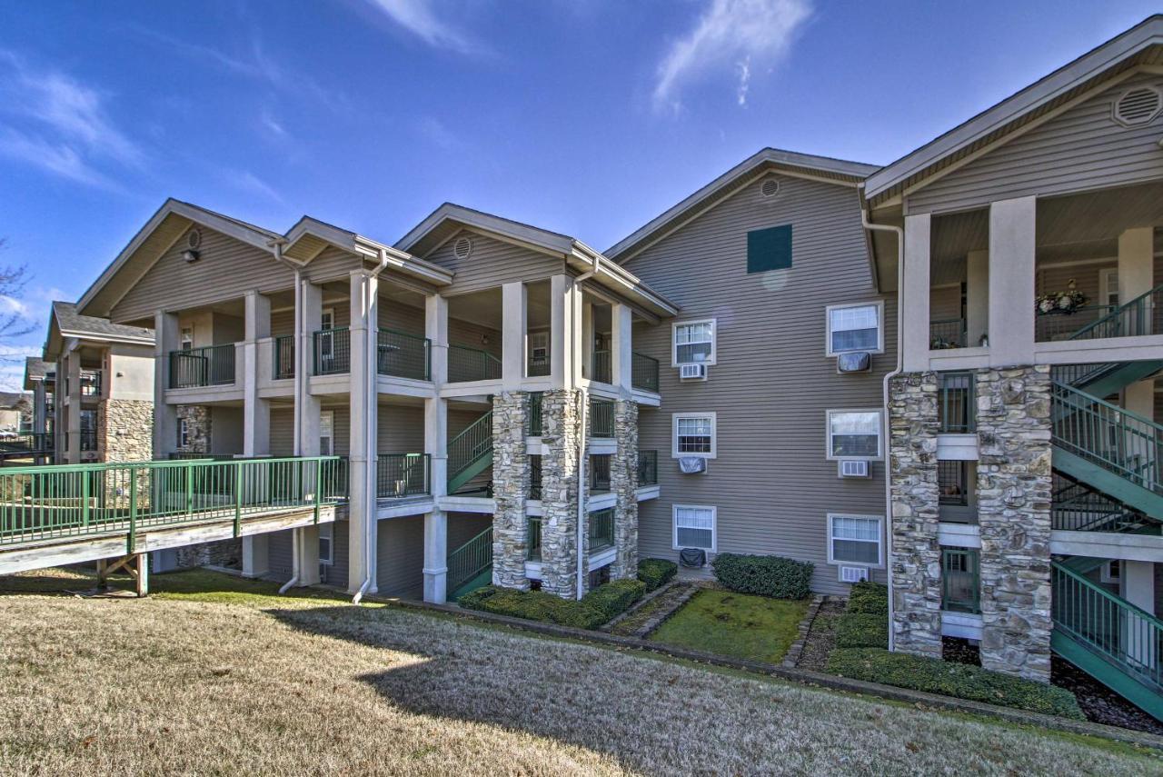 Condo With Golf Views 3 Mi To Branson Landing! Apartment *